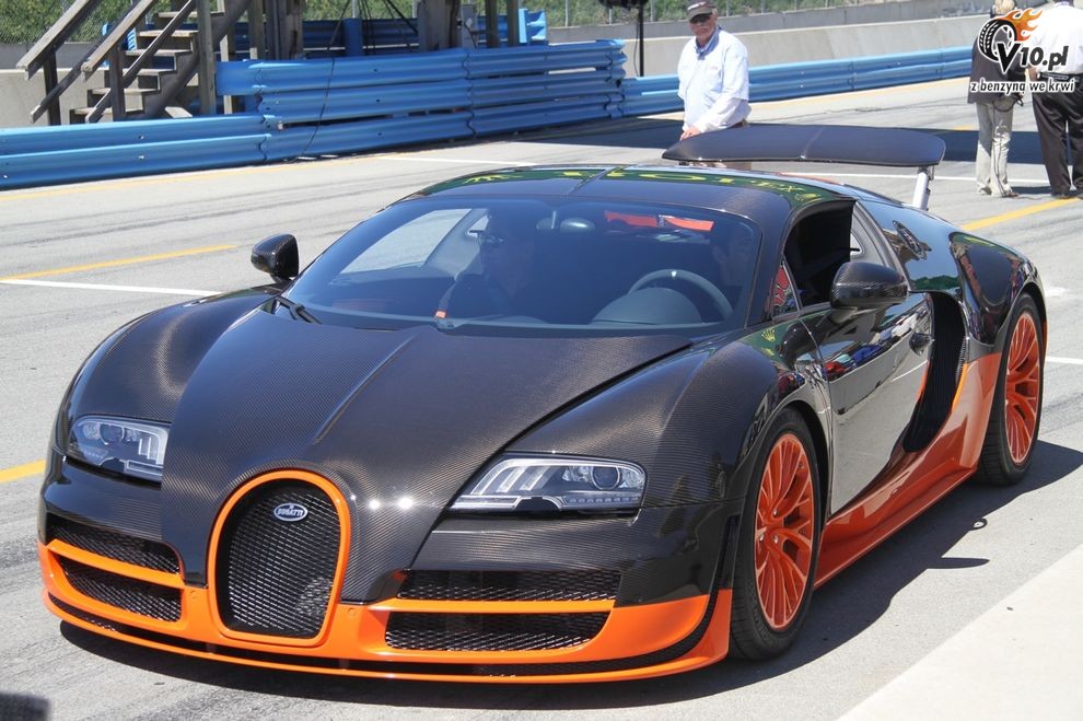 Bugatti Veyron Super Sport na torze Laguna Seca