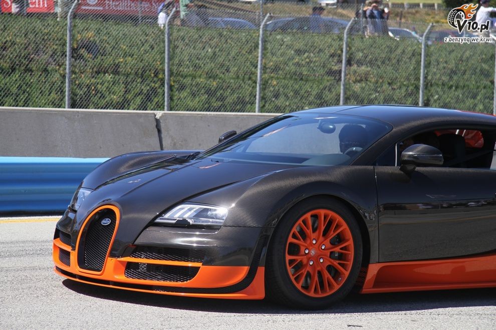 Bugatti Veyron Super Sport na torze Laguna Seca