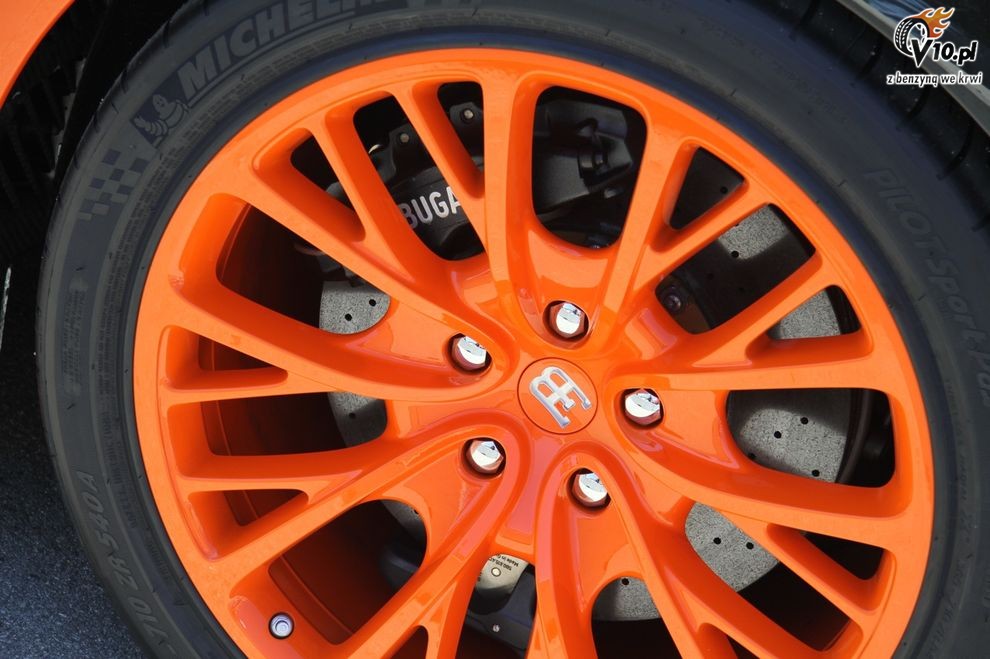 Bugatti Veyron Super Sport na torze Laguna Seca