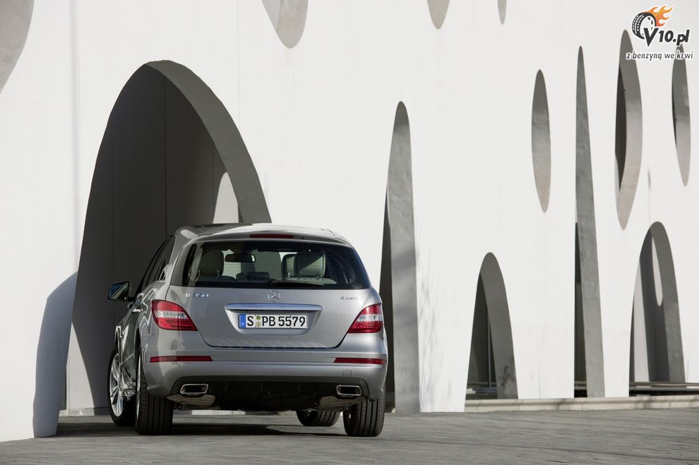 Nowy Mercedes klasy R po face liftingu - model 2011
