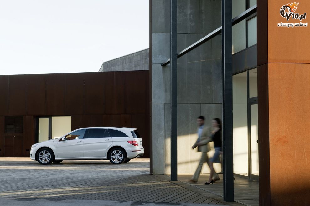 Nowy Mercedes klasy R po face liftingu - model 2011