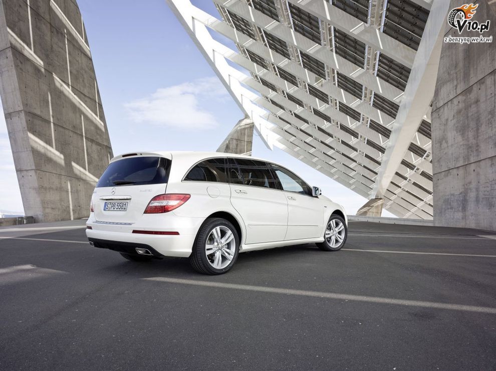 Nowy Mercedes klasy R po face liftingu - model 2011