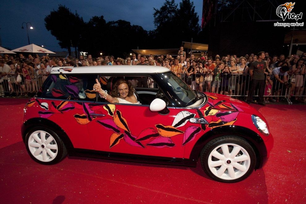 Mini - specjalne modele na Life Ball 2010