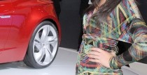 Paris Motor Show 2010 - dziewczyny