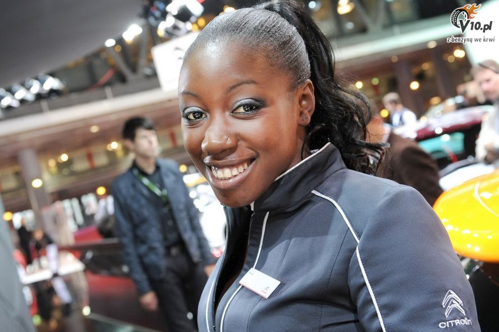 Paris Motor Show 2010 - dziewczyny