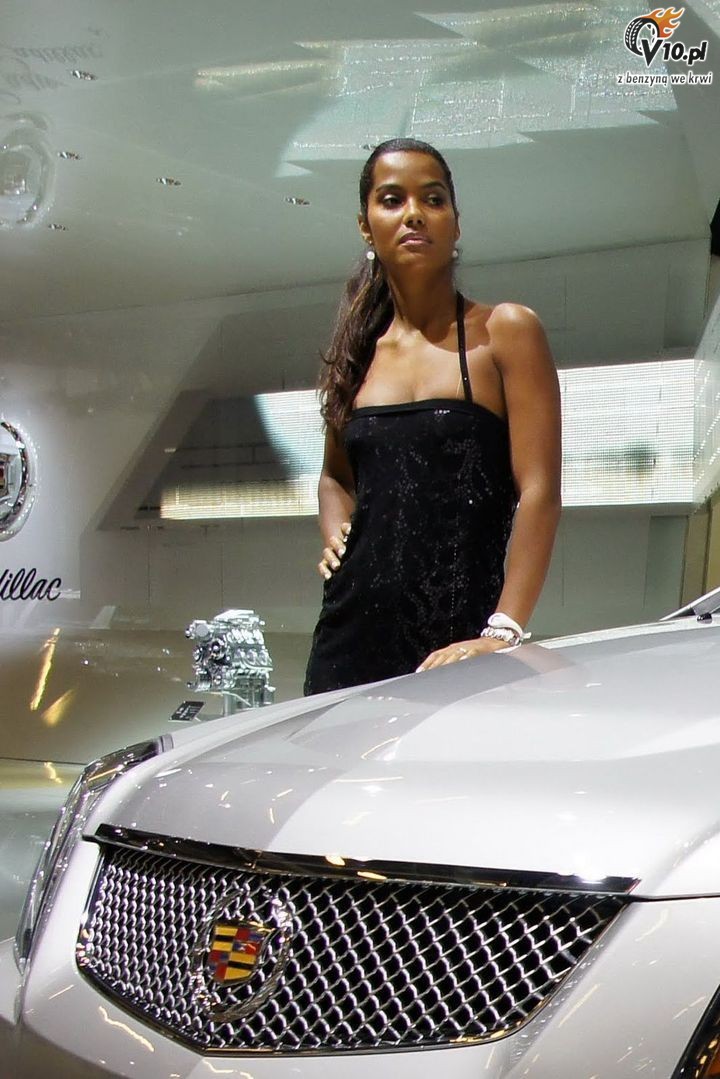 Paris Motor Show 2010 - dziewczyny