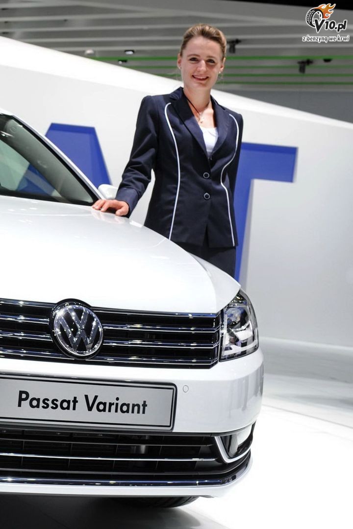 Paris Motor Show 2010 - dziewczyny