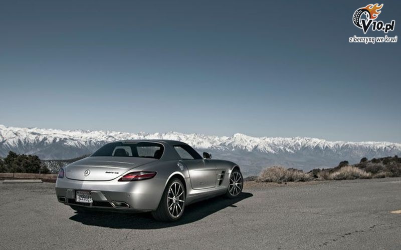 Mercedes SLS AMG vs Audi R8 V10 vs Porsche 911 Turbo