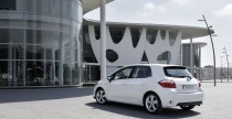 Nowa Toyota Auris Hybrid 2010