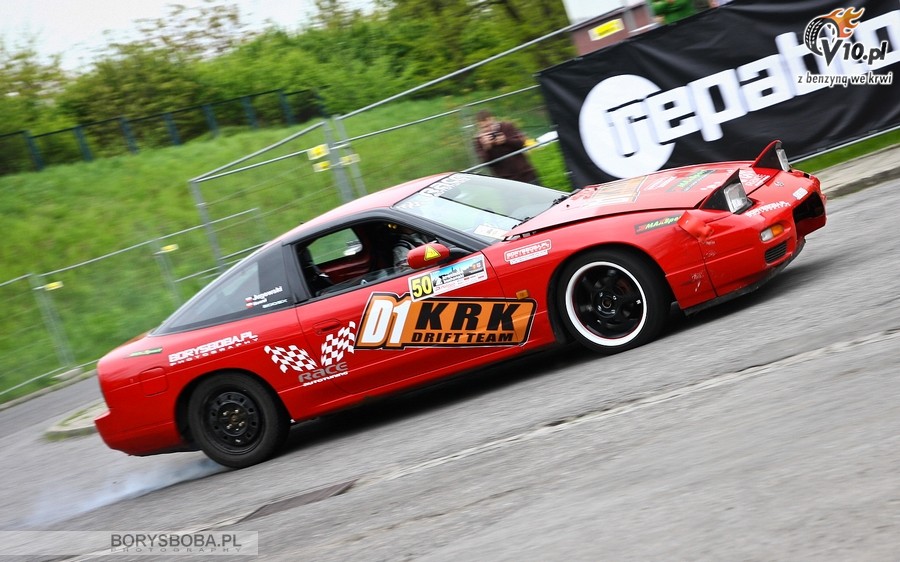 Drifting zespołu D1KRK na 9. Tuning Show w Krakowie w obiektywie Borysa Boby