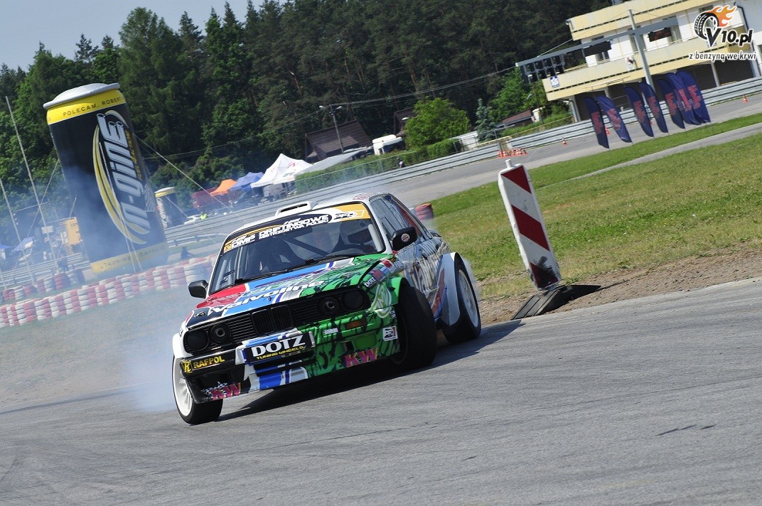 Wideo: Wspomnienie z 2. rundy Driftingowych Mistrzostw Polski na Torze Kielce