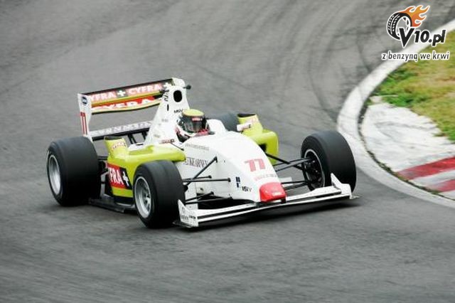 Formuła 2 - Natalia Kowalska w Brands Hatch