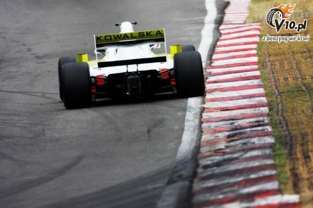 Formua 2 - Natalia Kowalska w Brands Hatch