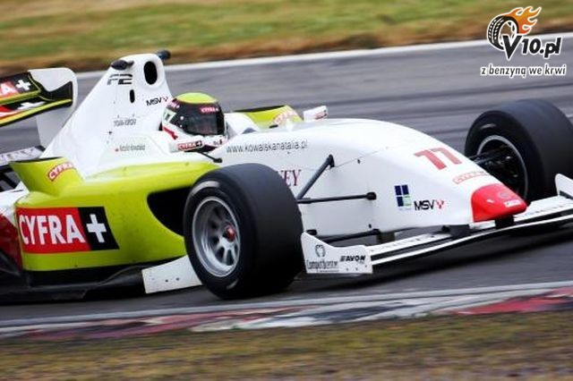 Formua 2 - Natalia Kowalska w Brands Hatch