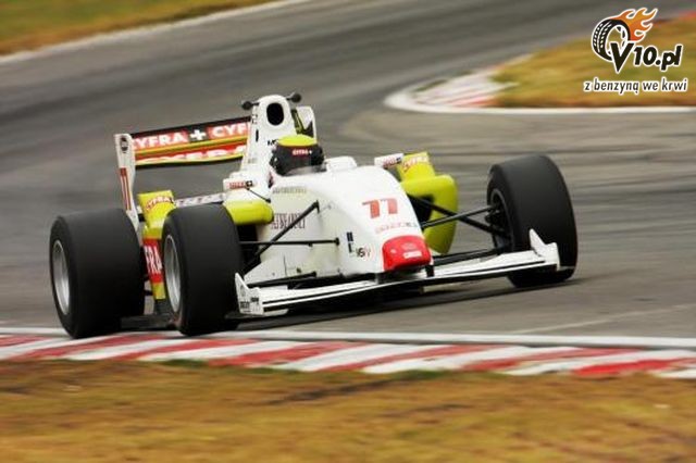Formuła 2 - Natalia Kowalska w Brands Hatch