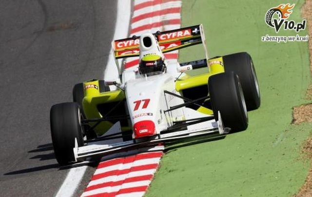 Formua 2 - Natalia Kowalska w Brands Hatch
