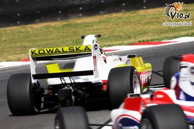 Formuła 2 - Natalia Kowalska w Brands Hatch
