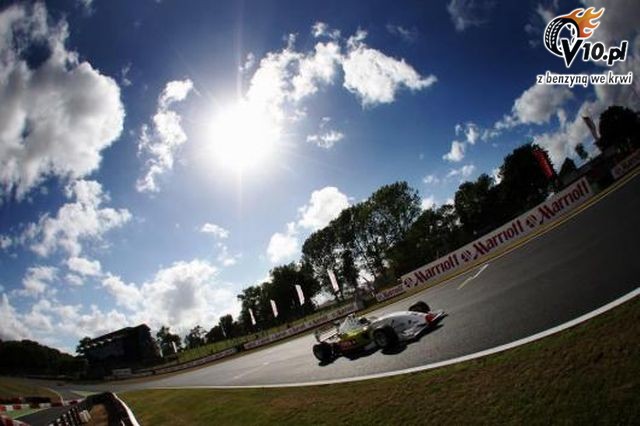 Formua 2 - Natalia Kowalska w Brands Hatch
