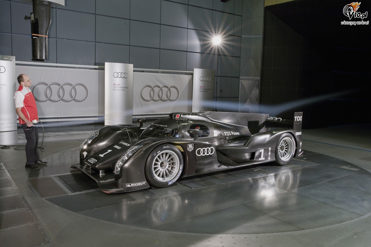 Audi R18 LMP1 na prezentacji w Inglostadt