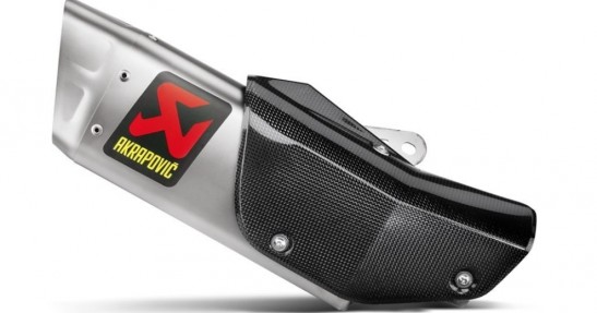 Yamaha YZF-R1 na 2015 rok z wydechem Akrapovic