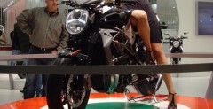 EICMA 2009 i dziewczyny