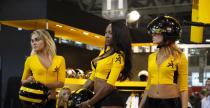 Gorce hostessy na targacvh EICMA w Mediolanie