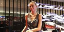 Gorce hostessy na targacvh EICMA w Mediolanie