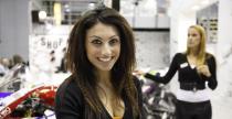 Gorce hostessy na targacvh EICMA w Mediolanie