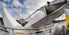 Julien Dupont vs Gateshead Millenium Bridge