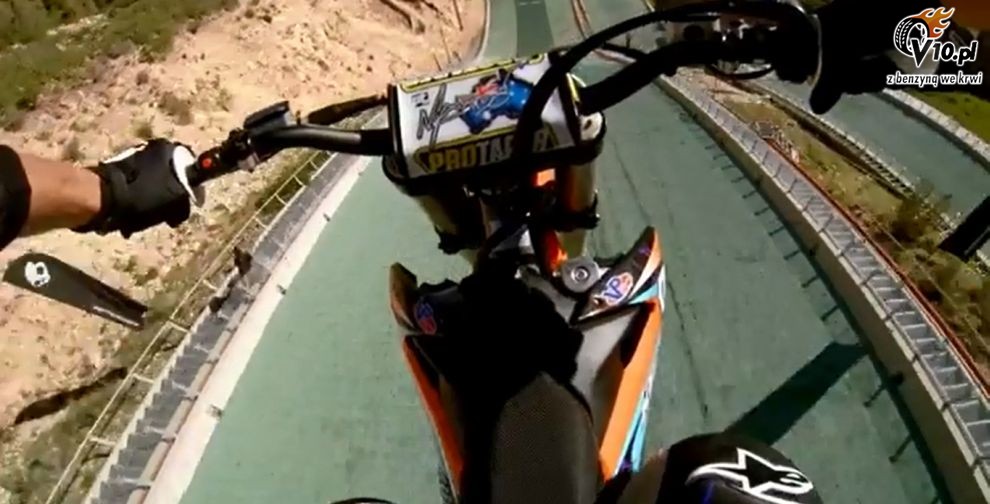 Robbie Maddison na skoczni narciarskiej
