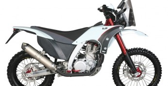 AJP PR7 - turystyka motocyklowa w portugalskim stylu