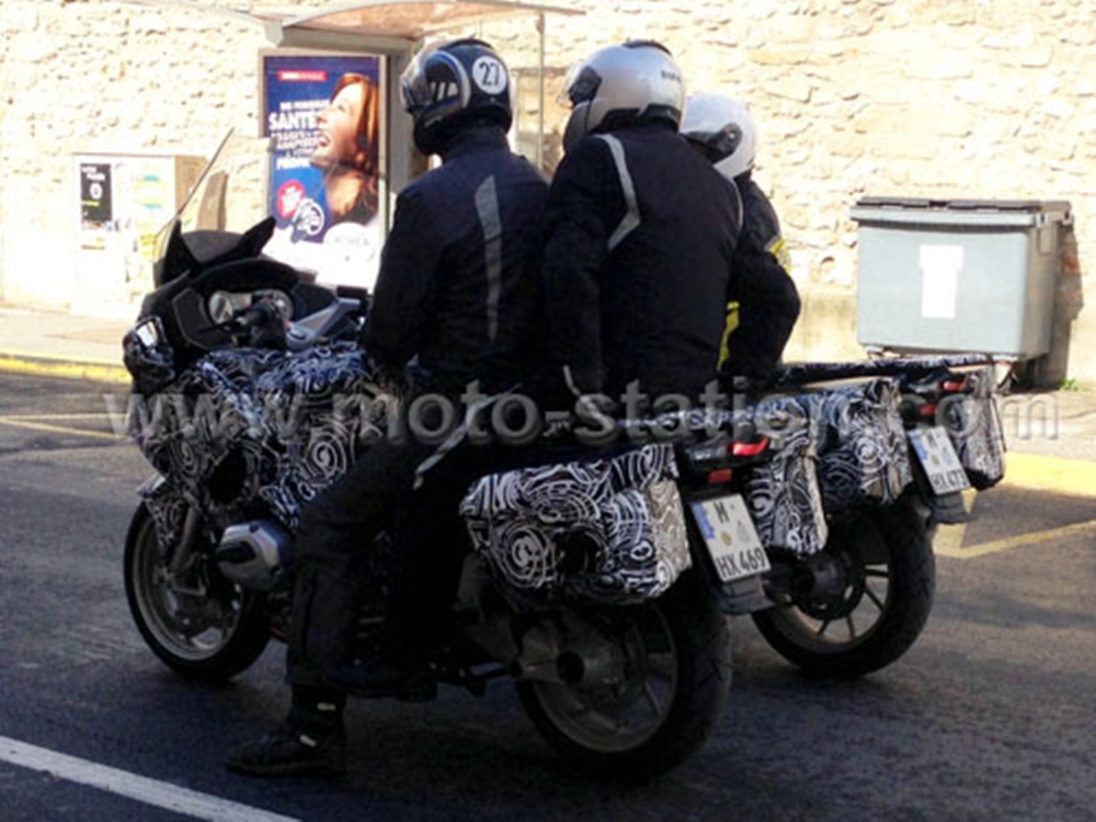 BMW R1200RT - chodzony ciecz podrnik przyapany na testach we Francji