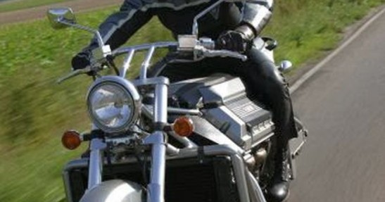 Motocykl z silnikiem V8