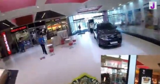 Jazda crossem po galerii handlowej w Tarnowie...