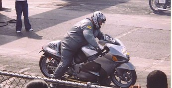 Video: To nie motocykl jest za ciężki, tylko kierowca za lekki