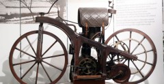 1885 Daimler Riding Car
