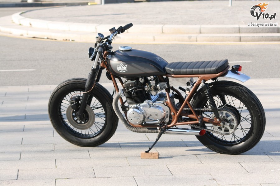 Kawasaki KZ400 - srogi Cafe Racer od La Corony