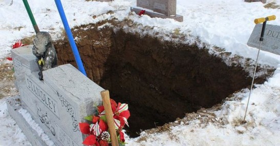 Zmarły motocyklista i jego ukochana maszyna