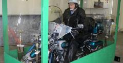 Zmary motocyklista i jego ukochana maszyna