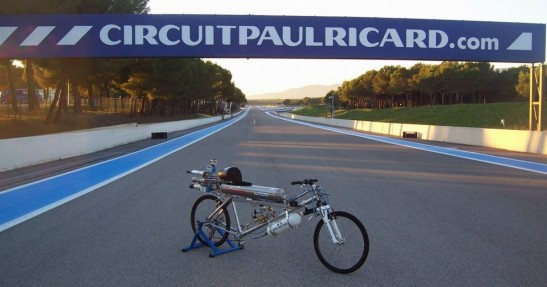 Rower z silnikiem rakietowym