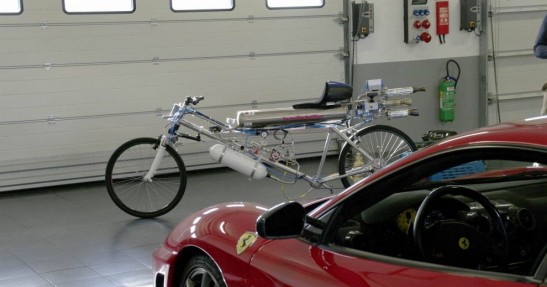 Rower z silnikiem rakietowym