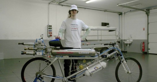 Rower z silnikiem rakietowym