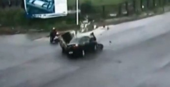 Video: Szczęście w nieszczęściu - kierowca skutera oszukał...