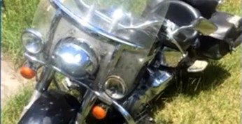 Motocyklista przez osiem dni był uwięziony pod swoją maszyną