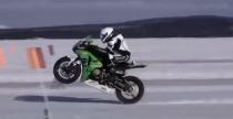 Nowy rekord Guinnessa - 183,8 km/h wheelie na lodzie