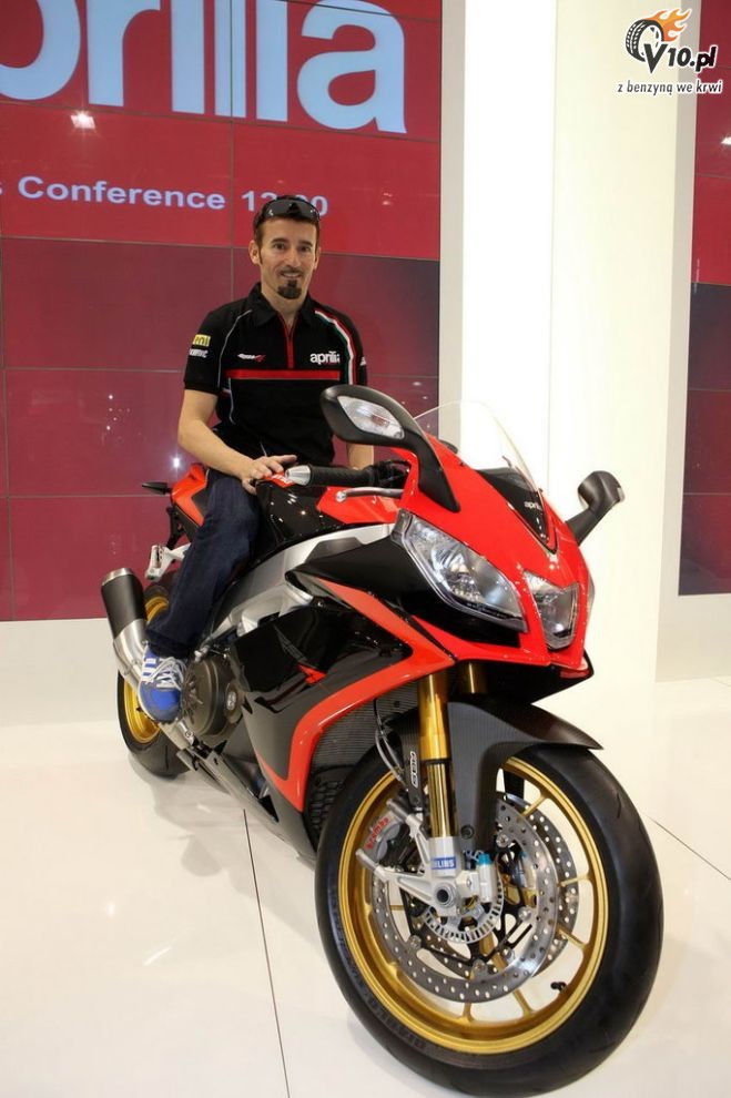 Aprilia RSV4 na targach Intermot 2012