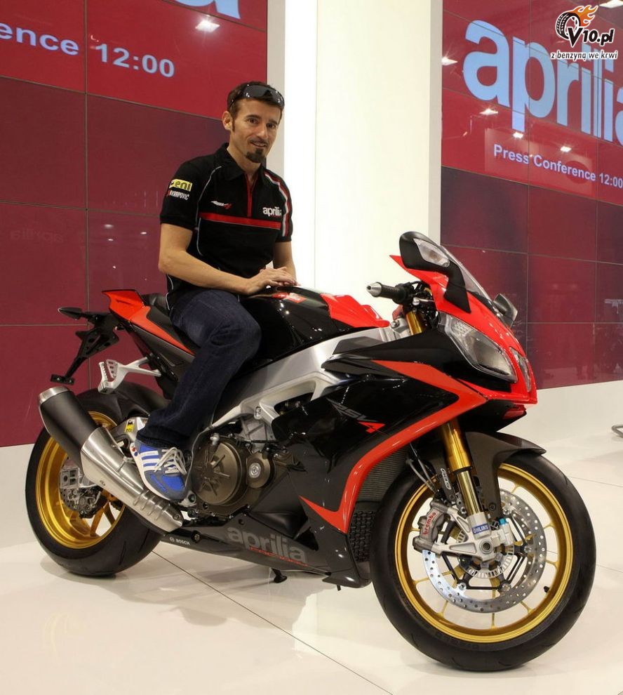 Aprilia RSV4 na targach Intermot 2012