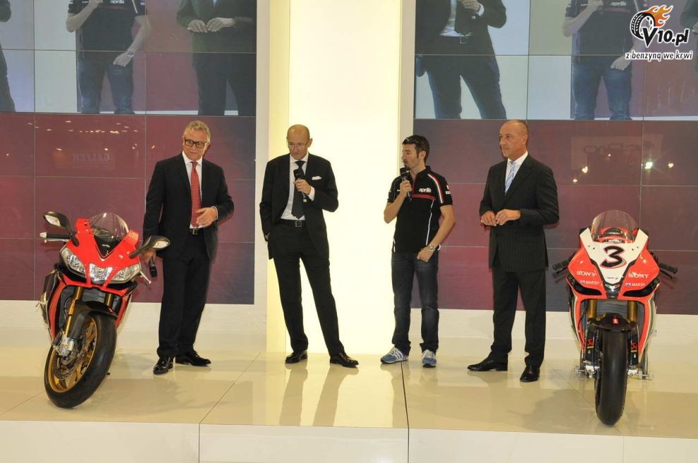 Aprilia RSV4 na targach Intermot 2012