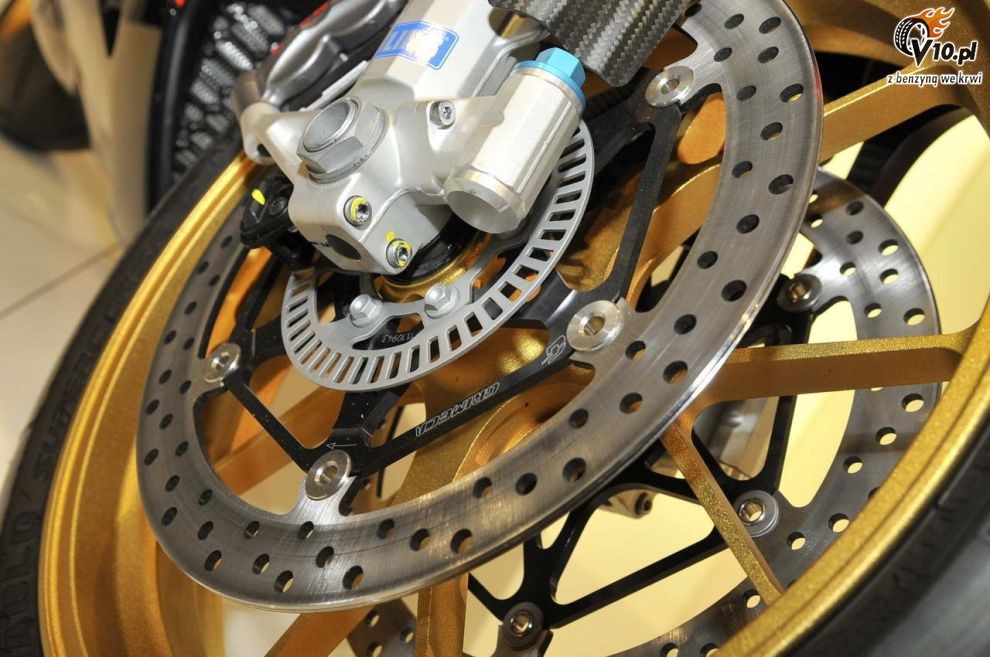 Aprilia RSV4 na targach Intermot 2012