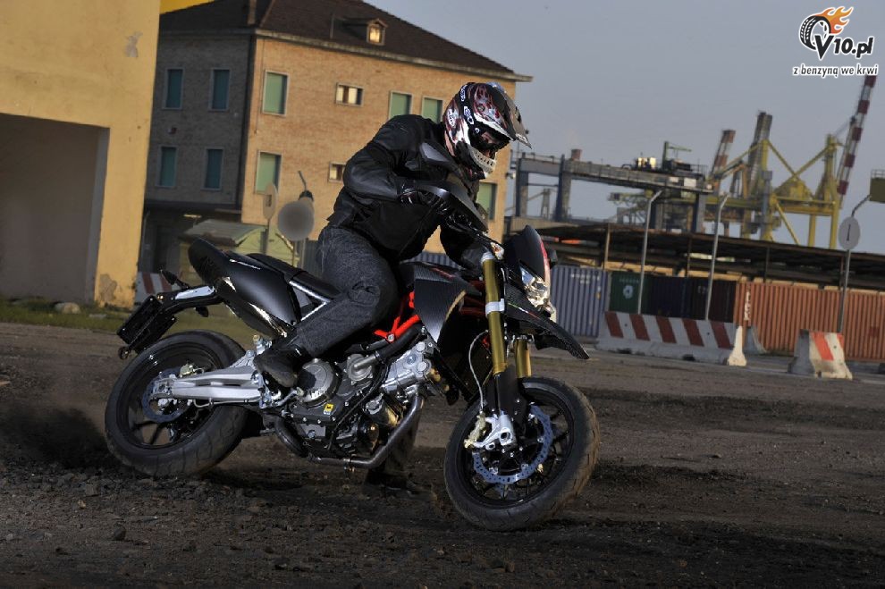 Aprilia Dorsoduro 750 Factory